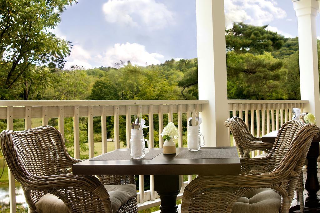On The River Inn Woodstock Extérieur photo